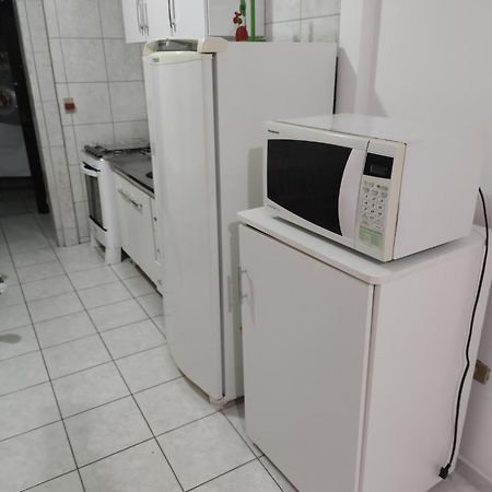 Kitinete Em Matinhos Com Piscina Vila Exterior foto