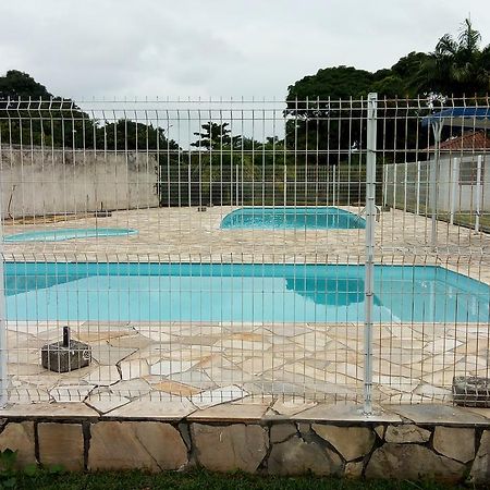 Kitinete Em Matinhos Com Piscina Vila Exterior foto