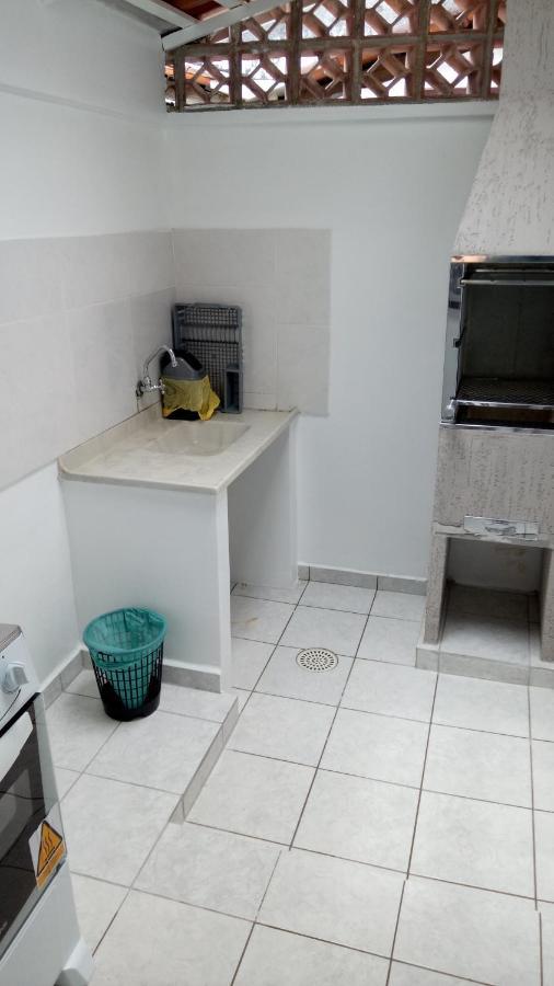 Kitinete Em Matinhos Com Piscina Vila Exterior foto